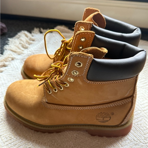 Timberland Classic Wheat Boots - Picture 4 of 7